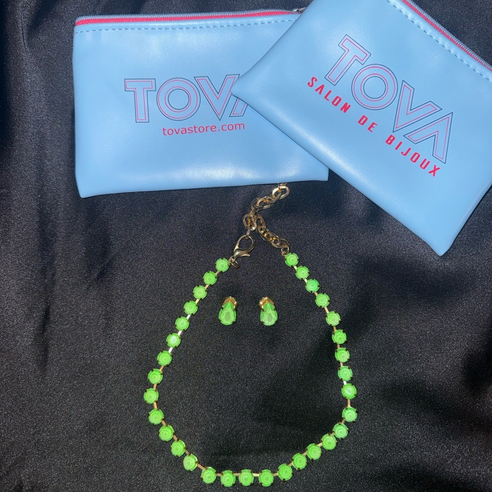 Tova Electric Green Oakland necklace and matching studs.